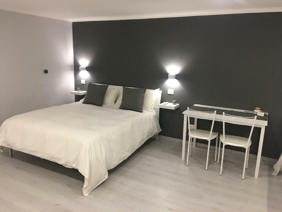 The Lux B&B Napoli Mergellina Экстерьер фото